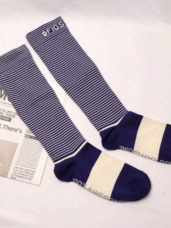 Figs Accessories - Figs Comfortable Supportive Compression Socks Size L